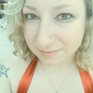 Meet your Posher, Desiree